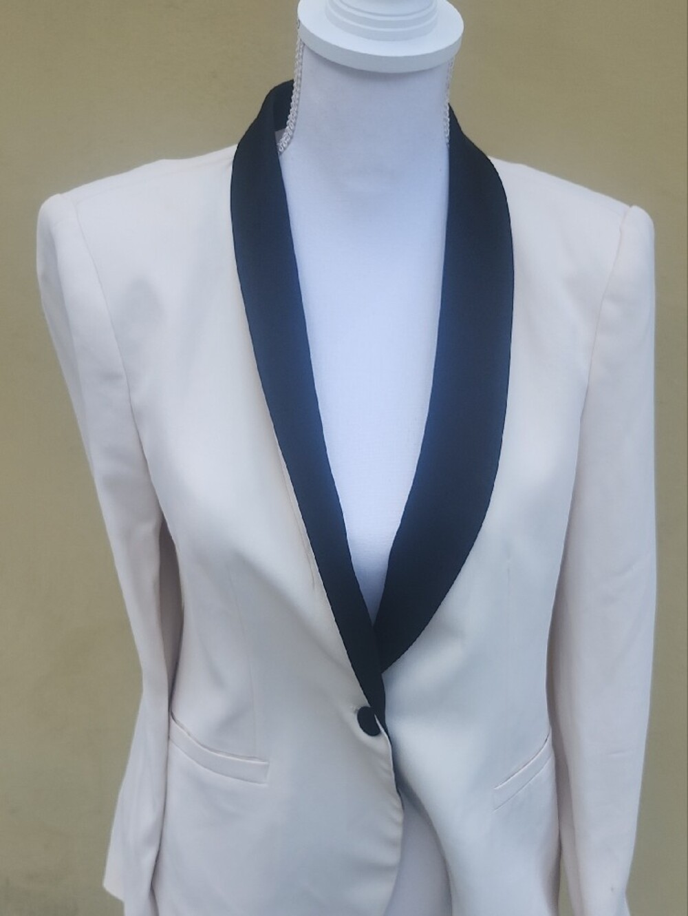 Zara Cream Blazer with Black  Shawl Collar - Picture 3 of 9